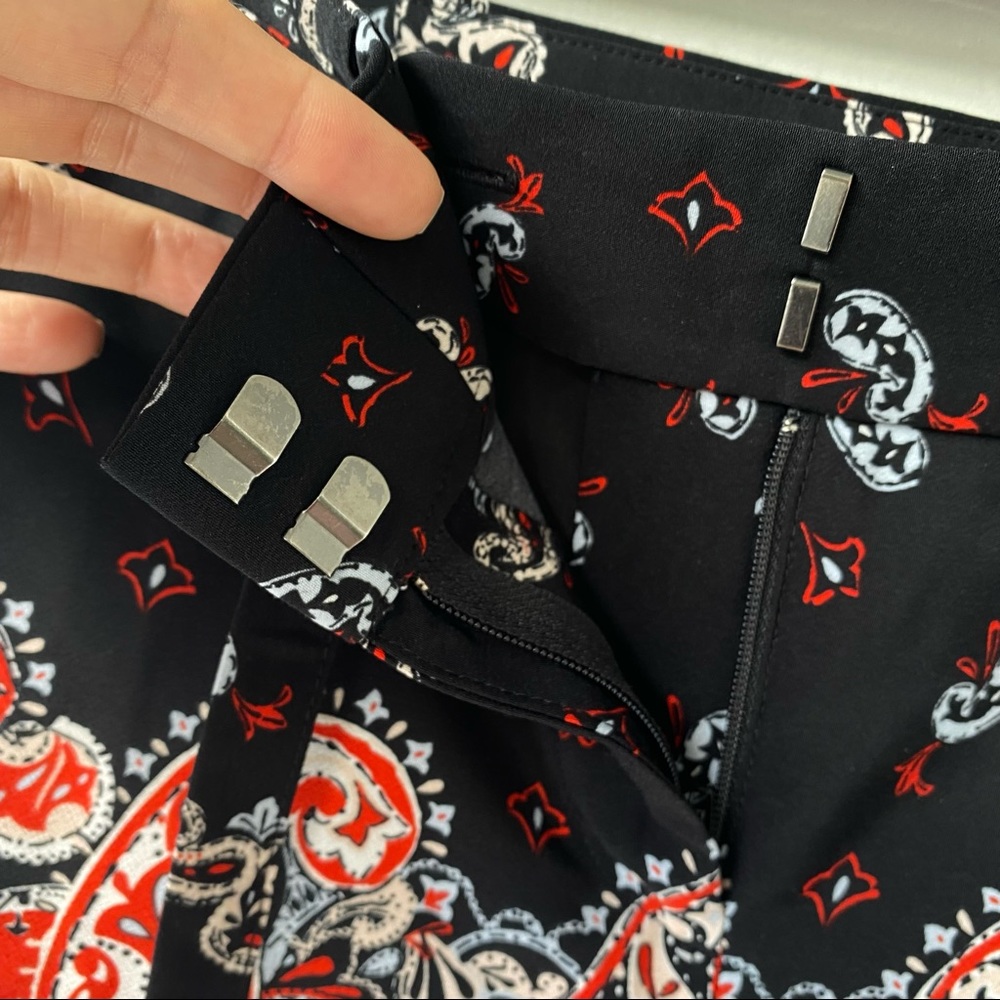 LOFT Paisley Riviera Shorts - Picture 4 of 8